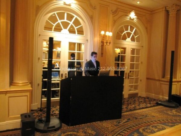 Expressway Music Dj Dave Swirsky dj'ing wedding at Essex house NYC