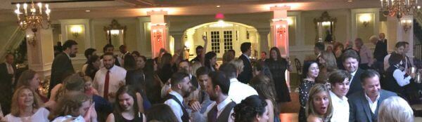 Full dance floor at Scarsdale Wedding with Expressway Music DJ Dave Swirsky