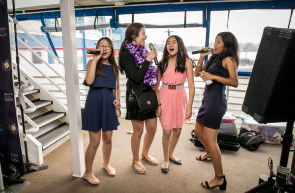 Karaoke Yacht Girls